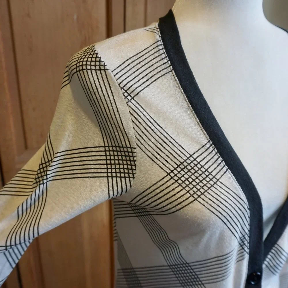 💚 URBAN OUTFITTERS Stripe Pattern Cardigan (M)